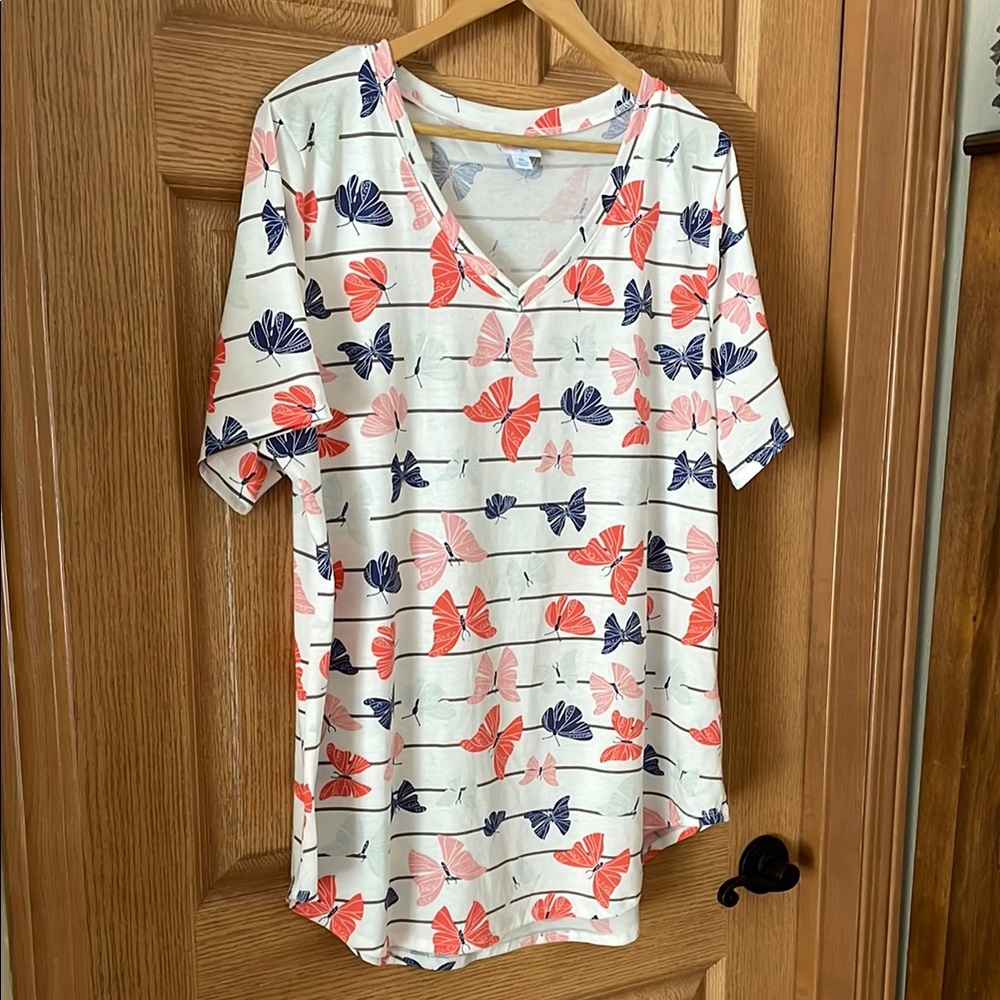 LuLaRoe White with Butterflies Relaxed T-Shirt